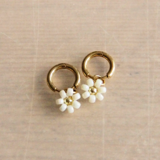 Daisy Earrings - Cream